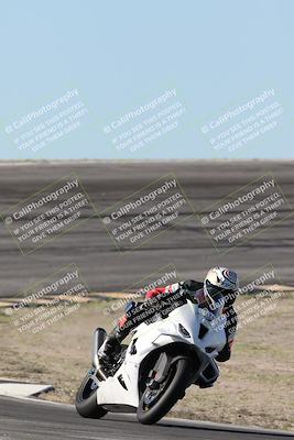 media/Jan-15-2026-Racers Edge (Thu) [[dfebeb70ab]]/3-B Group/Session 2 (Bowl Exit)/